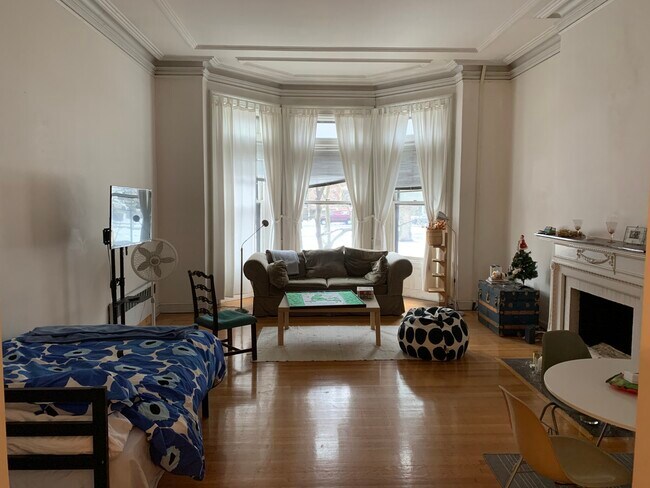 249 Commonwealth Ave, Unit 5 in Boston, MA - Building Photo - Building Photo