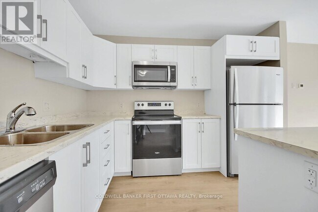 81 Whitcomb Cres in Smiths Falls, ON - Building Photo - Building Photo