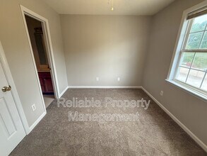 353 S Moore St in Clayton, NC - Building Photo - Building Photo