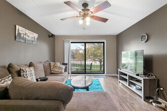 11045 Theresa Cir in Palos Hills, IL - Building Photo - Building Photo