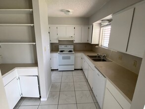 950 Crossbill St in Corpus Christi, TX - Building Photo - Building Photo