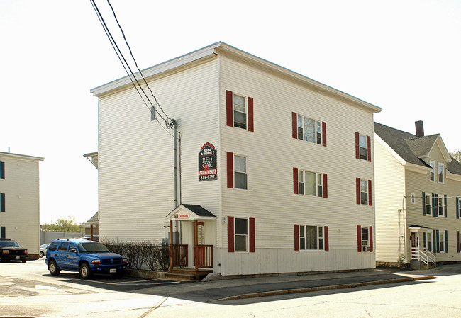 Red Oak Apartments in Manchester, NH - Foto de edificio - Building Photo