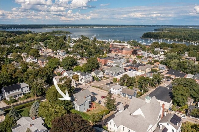 31 Peirce St in East Greenwich, RI - Building Photo - Building Photo