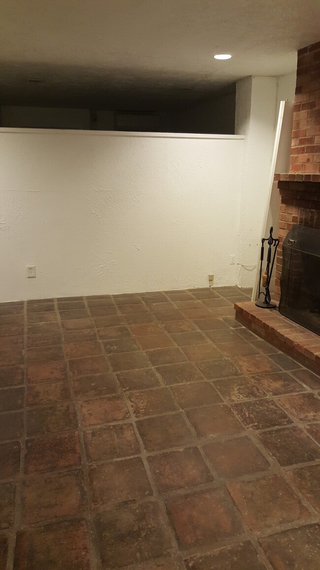 1006 S Carolina Ave SE, Unit English Basement in Washington, DC - Building Photo - Building Photo