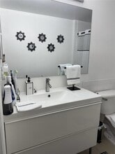 5091 NW 7th St, Unit 903 in Miami, FL - Building Photo - Building Photo