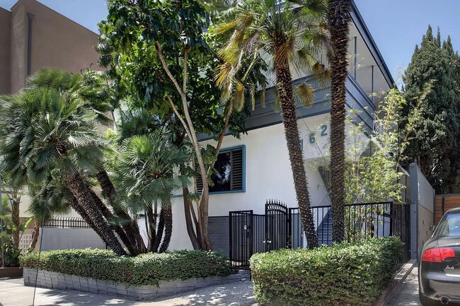 1623 N Formosa Ave