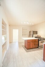 2315 W School St in Chicago, IL - Foto de edificio - Building Photo