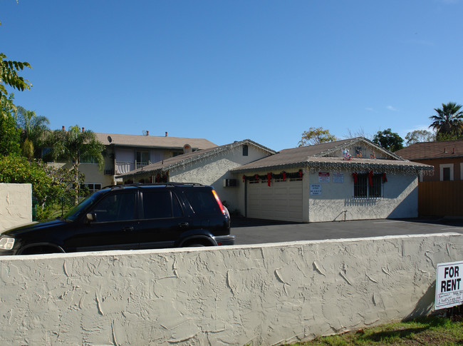 343 Claydelle Ave in El Cajon, CA - Building Photo - Building Photo