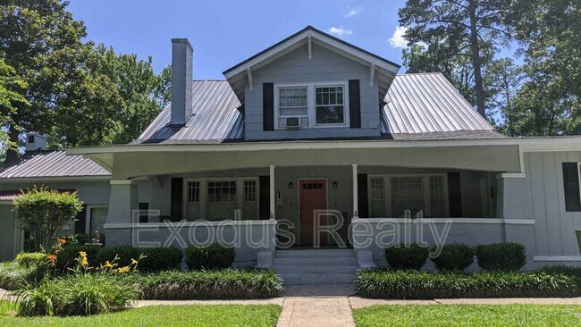 115 Hillcrest Dr in Sanford, NC - Foto de edificio - Building Photo