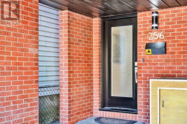 256 Bruyère St in Ottawa, ON - Building Photo - Building Photo