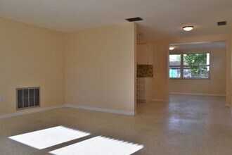 10930 Norwood Ave in Port Richey, FL - Building Photo - Building Photo