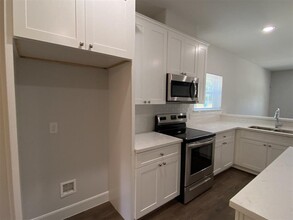 8457 Tate St-Unit -B in Houston, TX - Building Photo - Building Photo