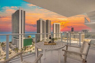 4112 Jimmy Buffett Mem Hwy, Unit SI ID1227203P in Hollywood, FL - Foto de edificio - Building Photo