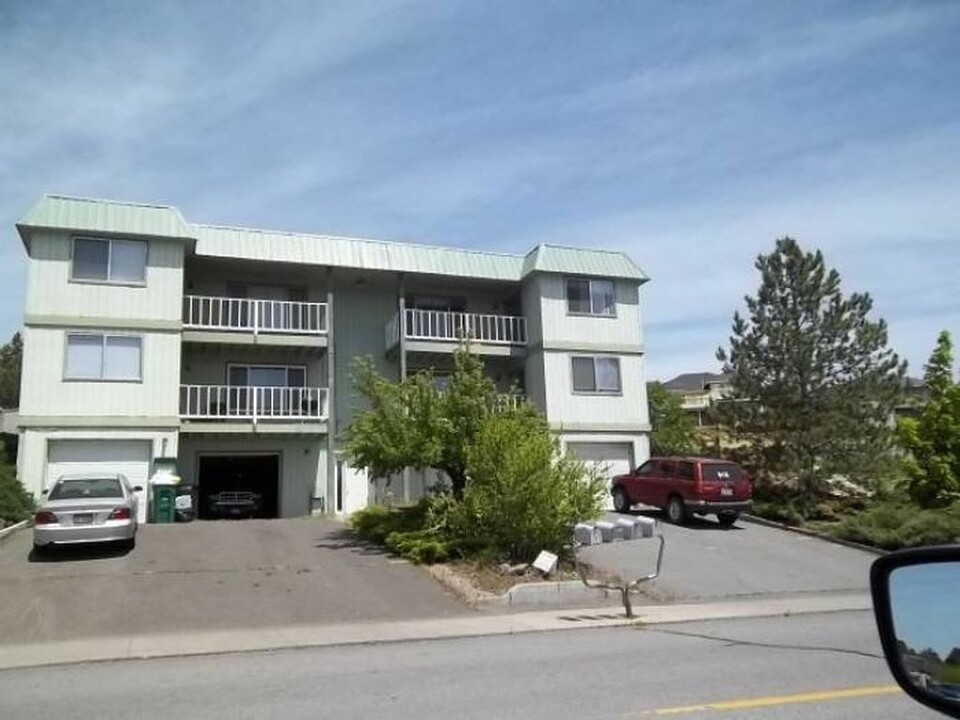 2001 N Eldorado Ave in Klamath Falls, OR - Building Photo