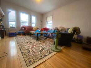 64 Murdock St, Unit 2 in Boston, MA - Foto de edificio - Building Photo