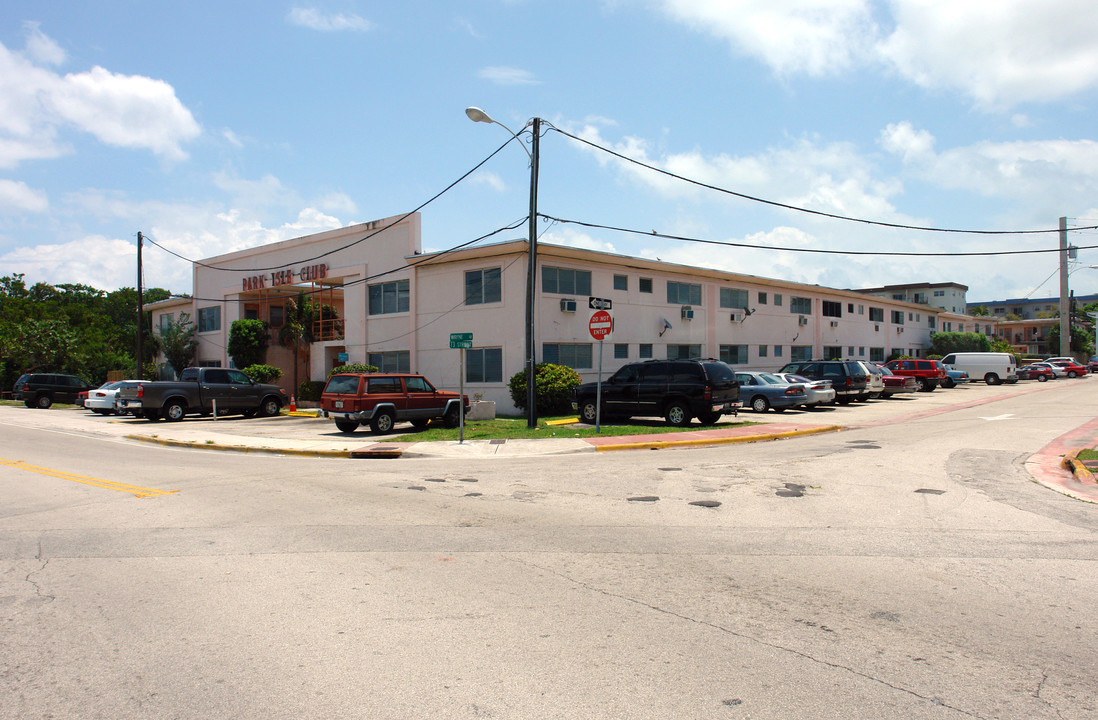 Park View Island Apartments in Miami Beach, FL - Building Photo