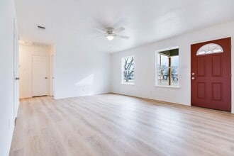262 E 23rd St in San Angelo, TX - Building Photo - Building Photo