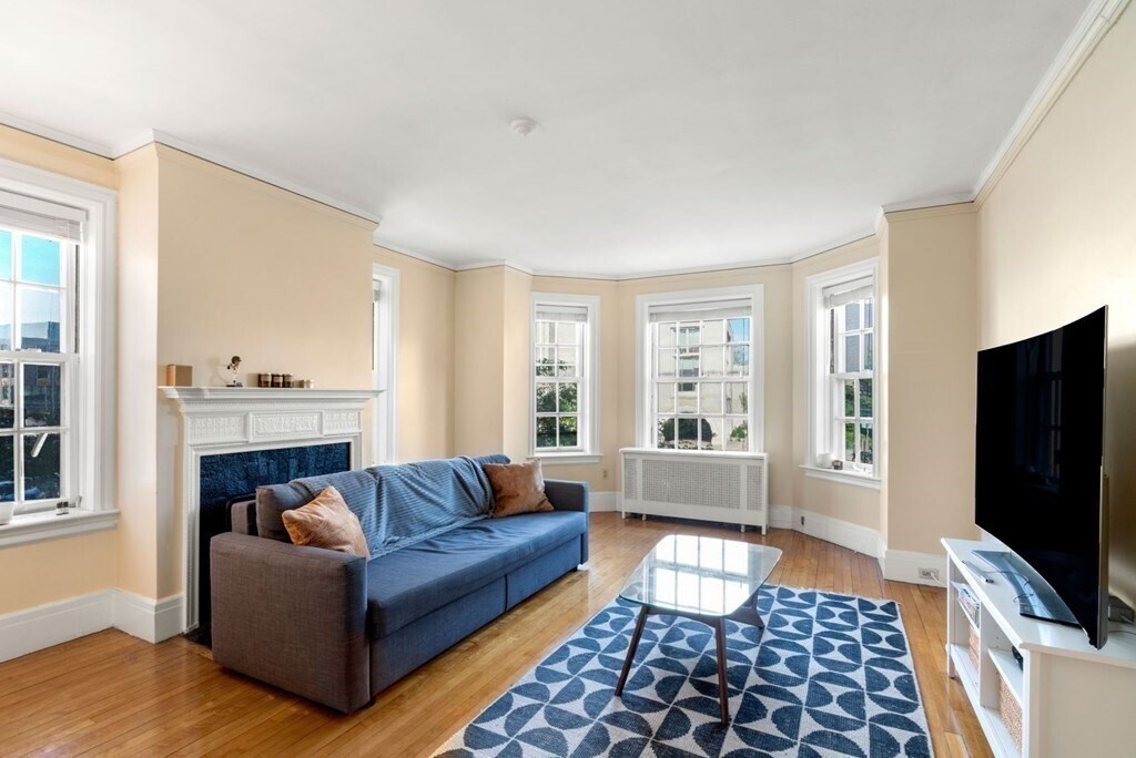 1572 Massachusetts Ave in Cambridge, MA - Building Photo