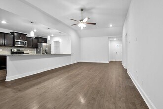 208 Clark Rd in Clarksville, TN - Building Photo - Building Photo