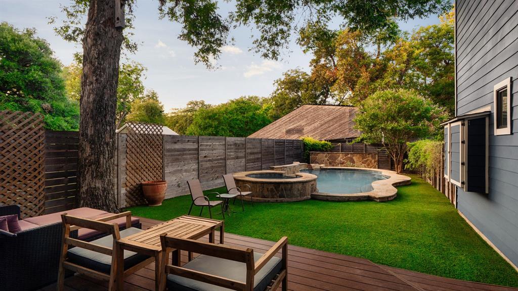 2304 Holly St in Austin, TX - Building Photo