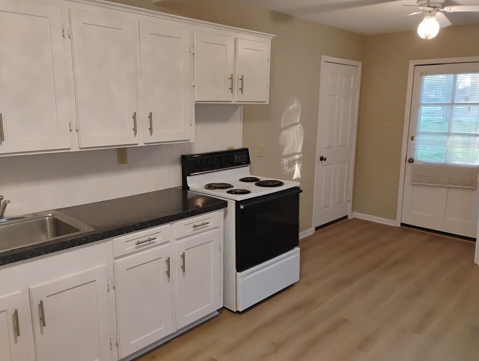 504 N Newsom St in Mineola, TX - Building Photo