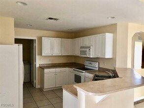 174 Partridge St in Lehigh Acres, FL - Foto de edificio - Building Photo