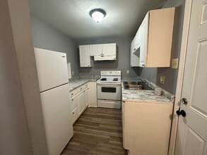 3307 Kabel Dr in New Orleans, LA - Building Photo - Building Photo