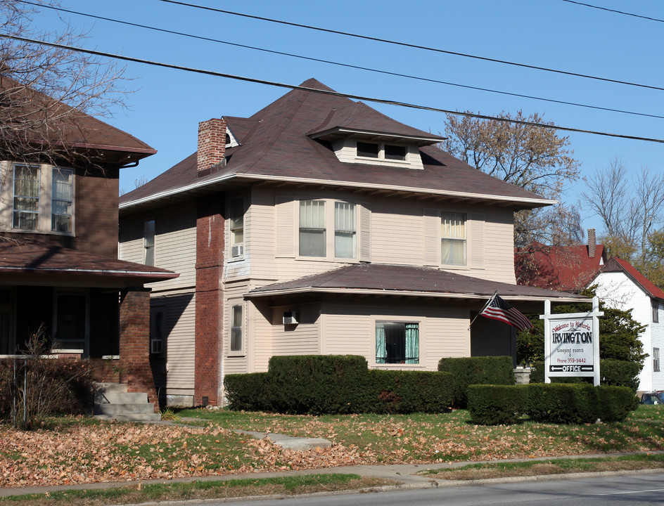 5372 E Washington St in Indianapolis, IN - Building Photo