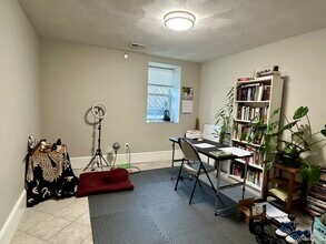 92 Charger St, Unit #1 in Revere, MA - Building Photo - Building Photo