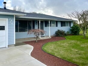 2424 53rd Ave SW in Albany, OR - Building Photo - Building Photo