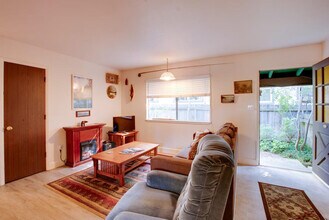 3746 Pioneer Trail, Unit ID1385942P in South Lake Tahoe, CA - Foto de edificio - Building Photo