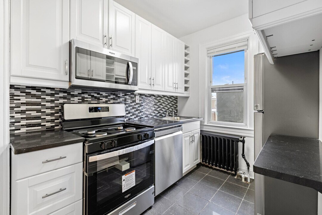 37 Grace St in Jersey City, NJ - Building Photo