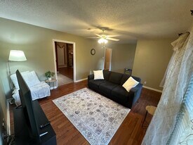 11 Connell Dr in Little Rock, AR - Building Photo