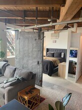 1408 12th Ave, Unit 204 in Seattle, WA - Foto de edificio - Building Photo