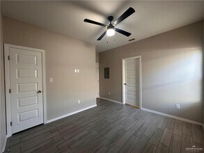 7 Mia S Ln in Edinburg, TX - Building Photo - Building Photo