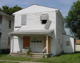 1909 Henry Ave Apartments