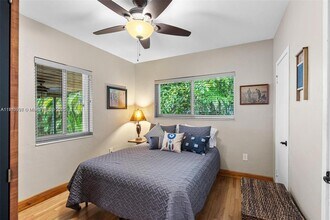 2431 Overbrook St in Miami, FL - Building Photo - Building Photo