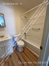 704 Waskin Dr in Tecumseh, MI - Building Photo - Building Photo