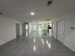 568 Americana Blvd NW in Palm Bay, FL - Building Photo - Building Photo