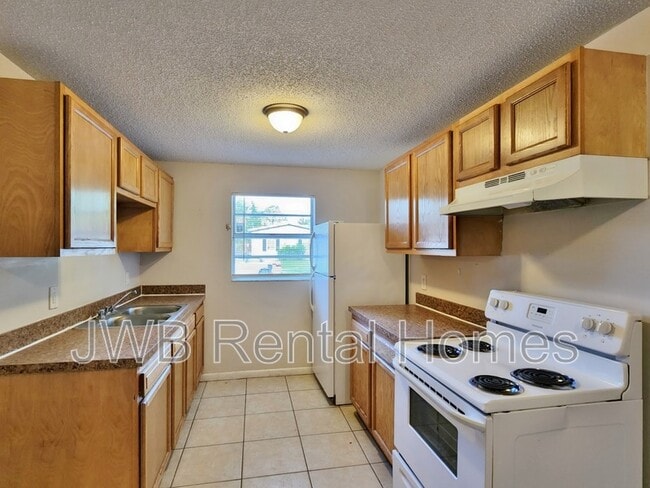 7635 McCowan Dr in Jacksonville, FL - Building Photo - Building Photo