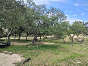 750 Oak Meadows in San Marcos, TX - Building Photo - Building Photo
