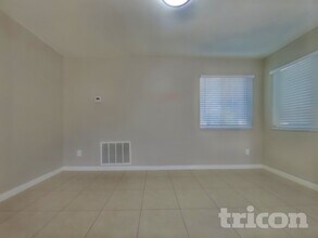 3223 Lake Twylo Rd in Orlando, FL - Foto de edificio - Building Photo