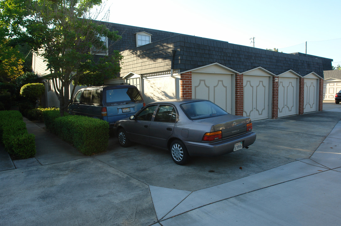 992 Ponderosa Ave in Sunnyvale, CA - Building Photo