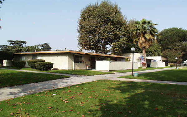 Santa Fe Senior Apartments in Riverside, CA - Building Photo - Building Photo