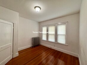 65 Bristol Rd, Unit 1 in Medford, MA - Building Photo - Building Photo