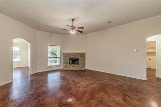 1930 Starwood Dr in Weatherford, TX - Building Photo - Building Photo