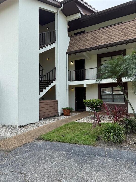 6000 Oak Creek Ln in Bradenton, FL - Building Photo