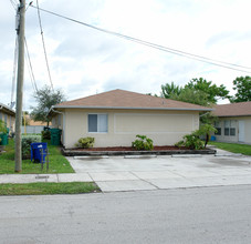 2510-2552 NE 184th Ter in Aventura, FL - Building Photo - Building Photo