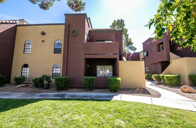 4050 Pacific Harbors Dr in Las Vegas, NV - Building Photo - Building Photo