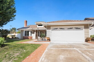 26411 Stratford in Lake Forest, CA - Foto de edificio - Building Photo
